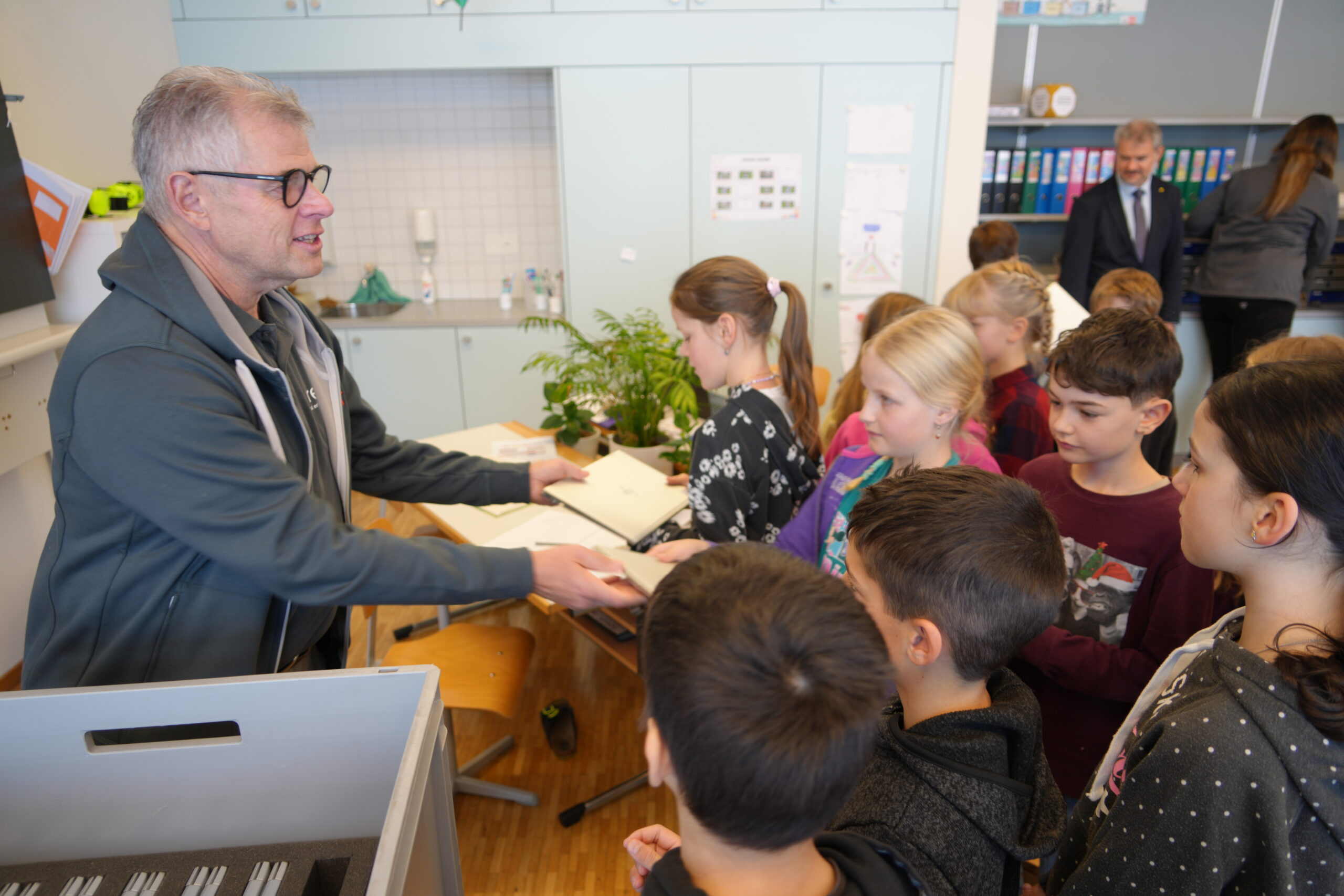 Weihnachtsaktion redIT, Schulen Schächental