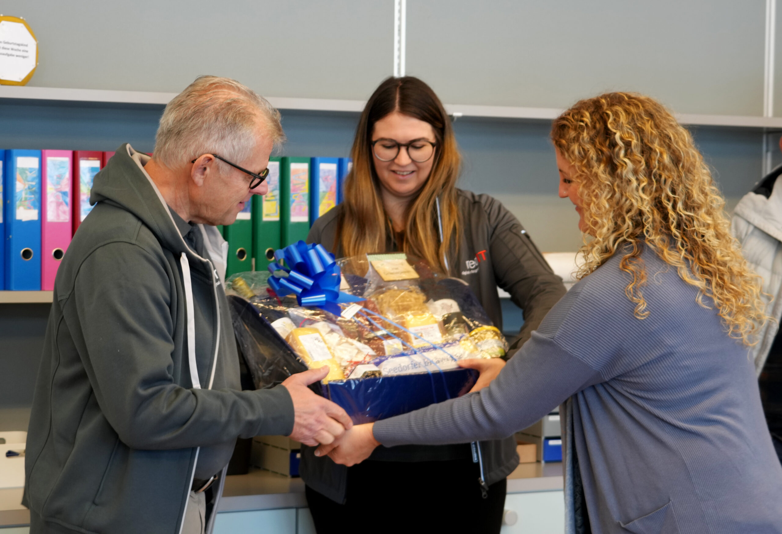 Andreas Kleeb, Alessia Poletti, Alessia Baumann, Weihnachtsaktion redIT